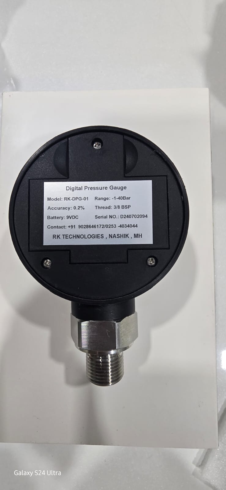 Digital Pressure Gauge (-1 to 30 bar / 0 to 700 bar / 0 to 1000 bar) View 2